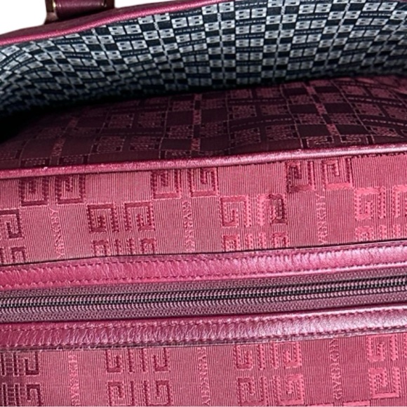 GIVENCHY Rare travel bag - Picture 7 of 16